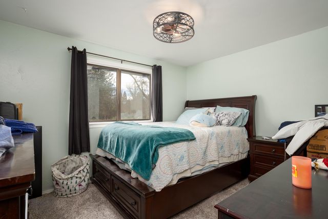 1000 Lawrence Lane, Merlin, OR 97532