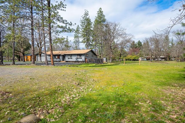 1000 Lawrence Lane, Merlin, OR 97532