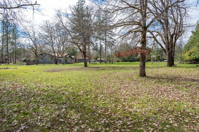 1000 Lawrence Lane, Merlin, OR 97532