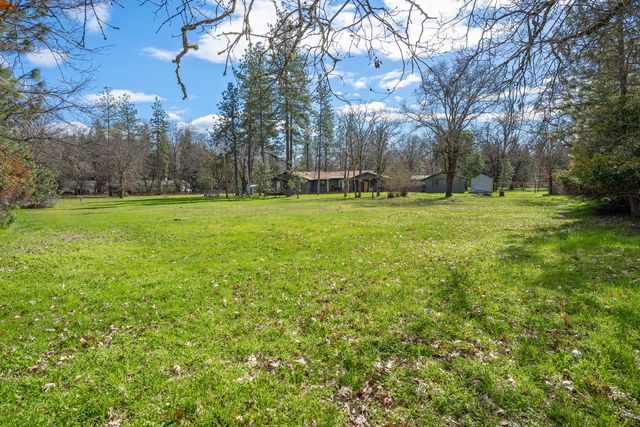 1000 Lawrence Lane, Merlin, OR 97532