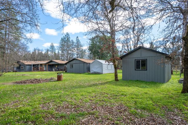 1000 Lawrence Lane, Merlin, OR 97532
