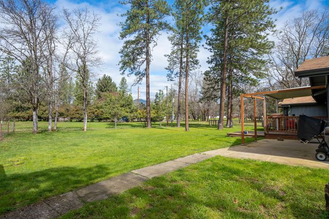 1000 Lawrence Lane, Merlin, OR 97532
