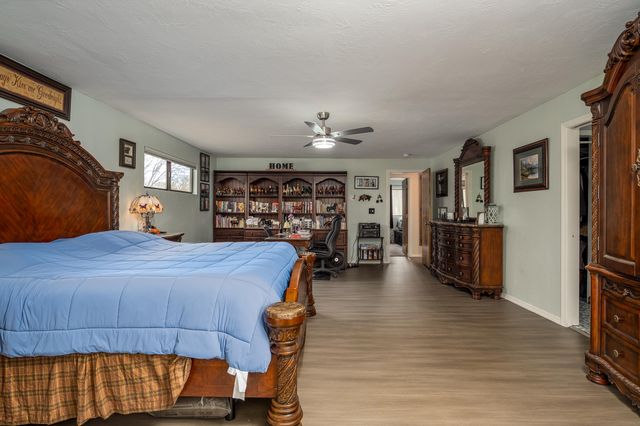 1000 Lawrence Lane, Merlin, OR 97532