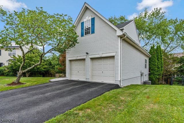 19 Heinrick Way, Bridgewater Twp., NJ 08807