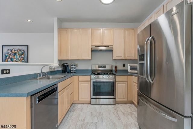 19 Heinrick Way, Bridgewater Twp., NJ 08807