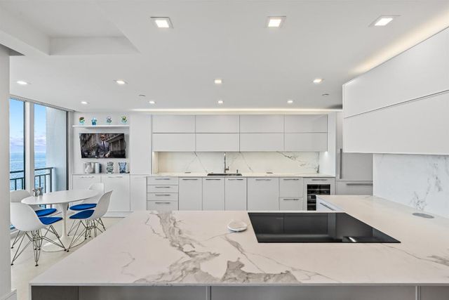 2600 S Ocean Boulevard 19-E, Boca Raton, FL 33432