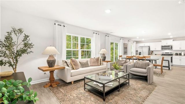 4872 Mount Hope Drive, Winston-salem, NC 27107