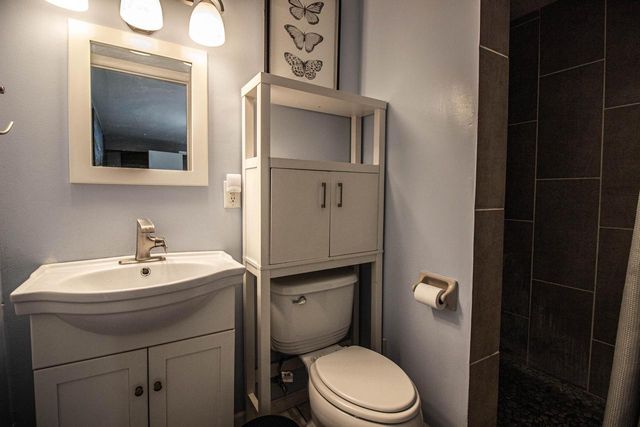 4915 W Colonial COURT, Greenfield, WI 53220