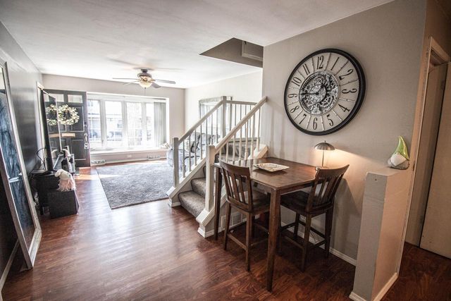 4915 W Colonial COURT, Greenfield, WI 53220