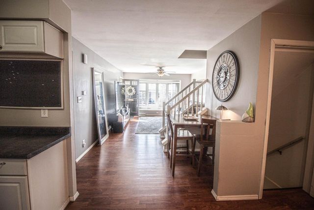 4915 W Colonial COURT, Greenfield, WI 53220