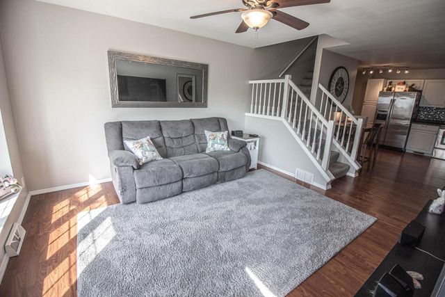 4915 W Colonial COURT, Greenfield, WI 53220