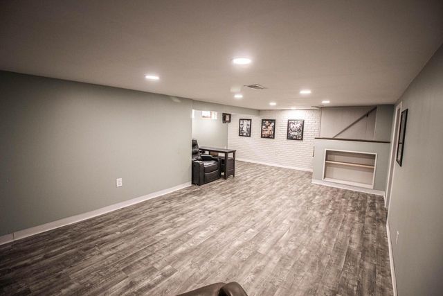 4915 W Colonial COURT, Greenfield, WI 53220