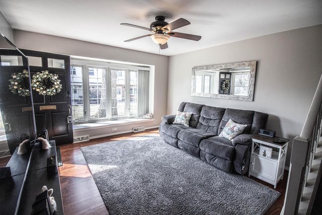 4915 W Colonial COURT, Greenfield, WI 53220