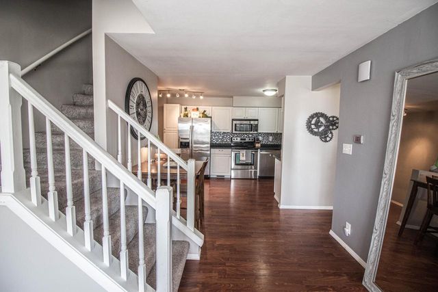 4915 W Colonial COURT, Greenfield, WI 53220