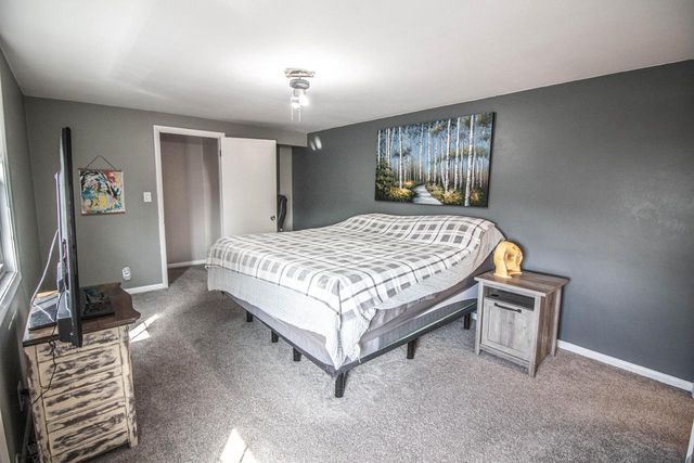 4915 W Colonial COURT, Greenfield, WI 53220