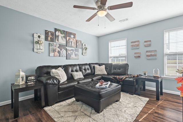 1413 Fall Pkwy, Murfreesboro, TN 37129