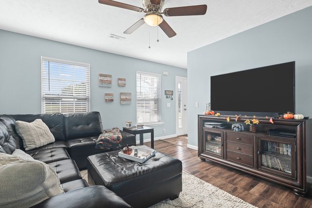 1413 Fall Pkwy, Murfreesboro, TN 37129