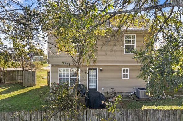 1413 Fall Pkwy, Murfreesboro, TN 37129