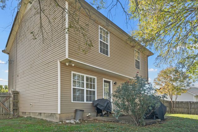 1413 Fall Pkwy, Murfreesboro, TN 37129