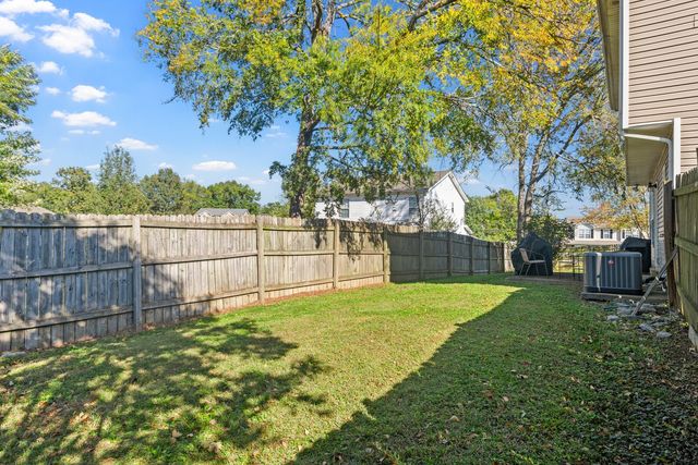 1413 Fall Pkwy, Murfreesboro, TN 37129