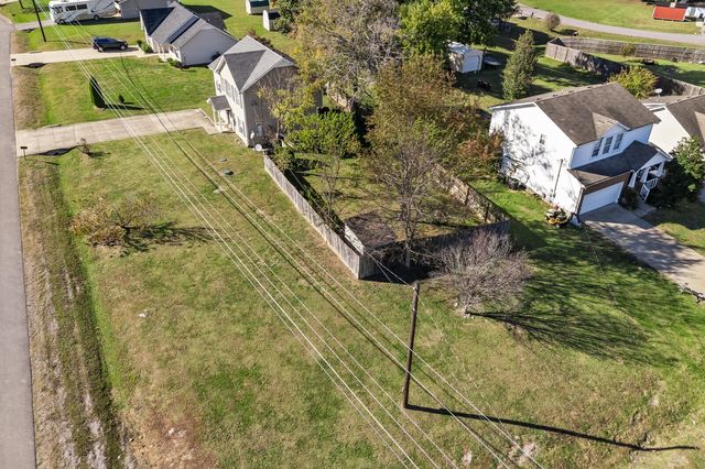 1413 Fall Pkwy, Murfreesboro, TN 37129