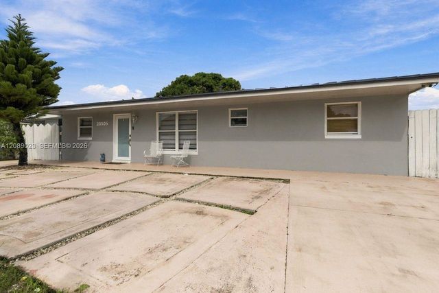 20505 NW 45th Avenue, Miami Gardens, FL 33055
