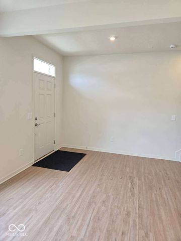 3271 Morab Drive, Zionsville, IN 46077