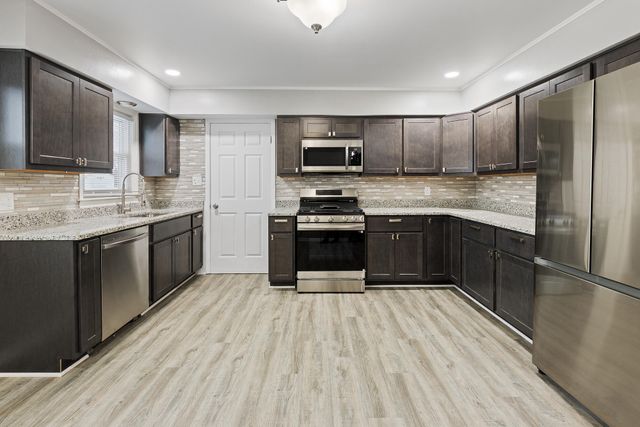 1000 W 54th Avenue, Merrillville, IN 46410