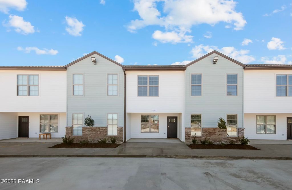 139 Iberia Street B, Youngsville, LA 70592