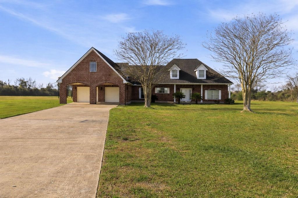 3627 Madison Avenue, Beach City, TX 77523