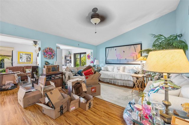 2065 SW 17th Dr, Deerfield Beach, FL 33442