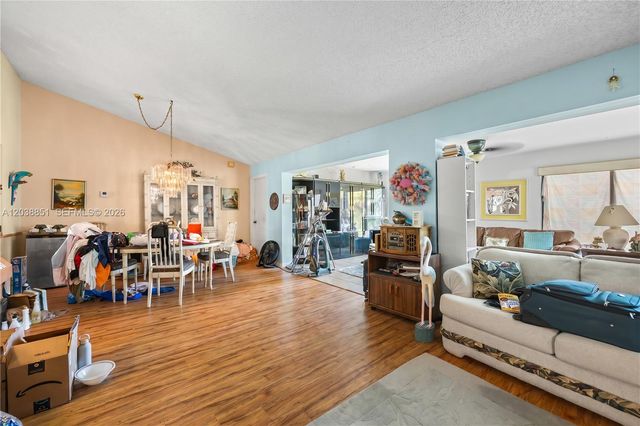 2065 SW 17th Dr, Deerfield Beach, FL 33442