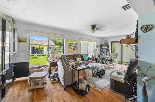 2065 SW 17th Dr, Deerfield Beach, FL 33442