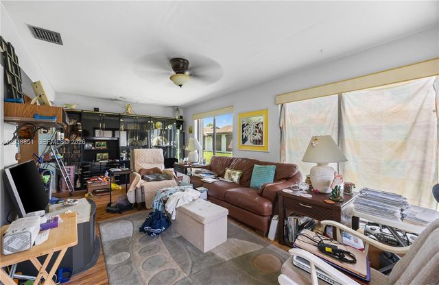 2065 SW 17th Dr, Deerfield Beach, FL 33442