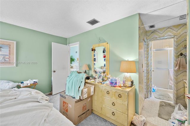 2065 SW 17th Dr, Deerfield Beach, FL 33442