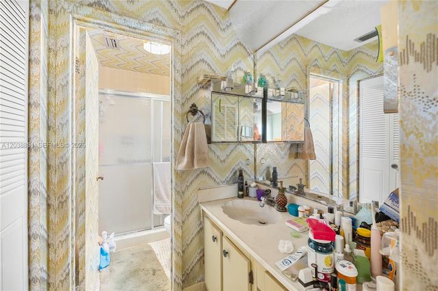 2065 SW 17th Dr, Deerfield Beach, FL 33442