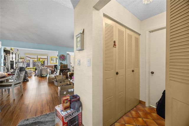 2065 SW 17th Dr, Deerfield Beach, FL 33442