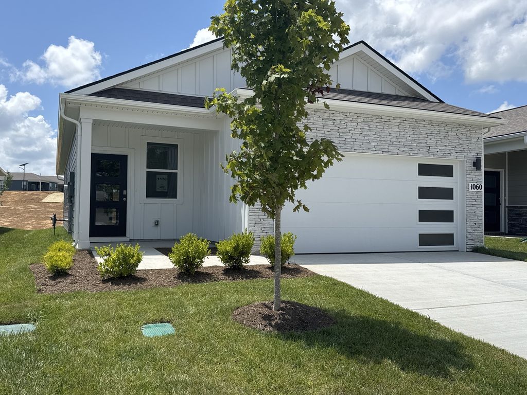 1060 Stoney Brook PVT Bend, Gallatin, TN 37066