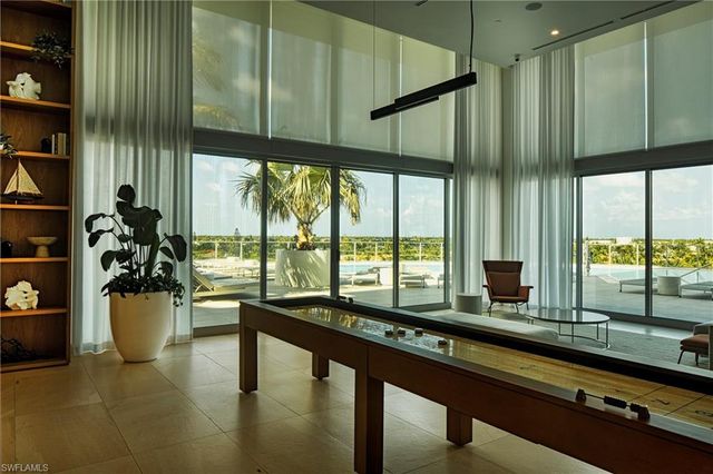 1950 Mayfair ST PH7, Naples, FL 34104