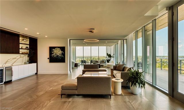 1950 Mayfair ST PH7, Naples, FL 34104