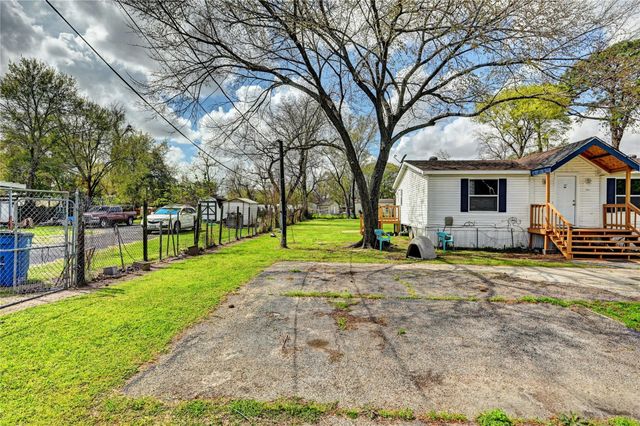 8119 Yale Street, Houston, TX 77037