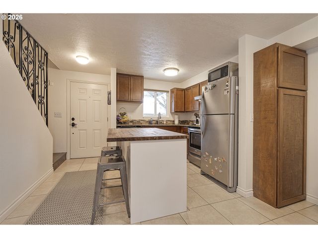 19865 Sw 68TH Ave, Tualatin, OR 97062