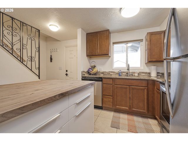 19865 Sw 68TH Ave, Tualatin, OR 97062