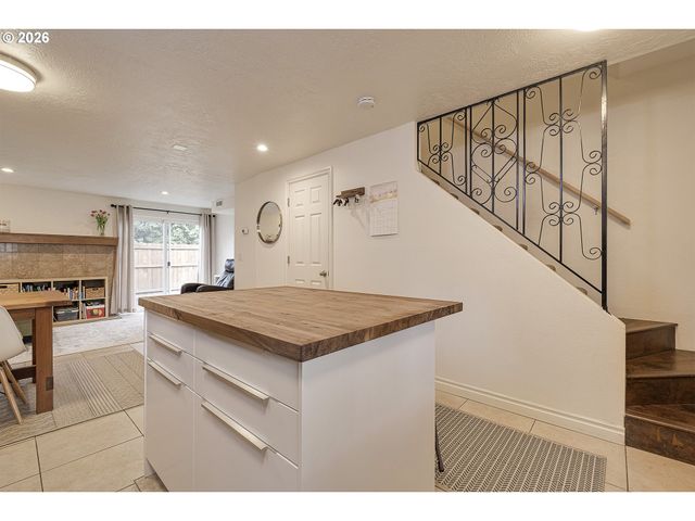 19865 Sw 68TH Ave, Tualatin, OR 97062