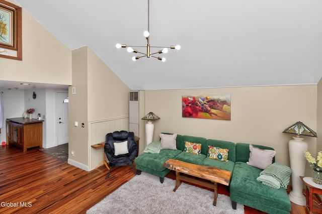 28 Thimbleberry Road, Malta, NY 12020