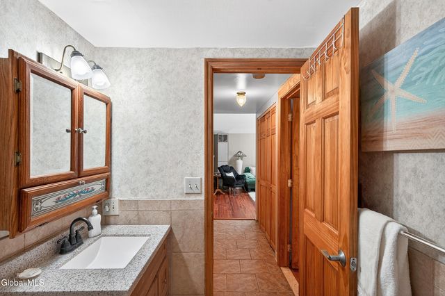 28 Thimbleberry Road, Malta, NY 12020