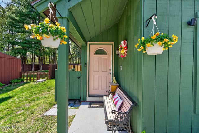 28 Thimbleberry Road, Malta, NY 12020