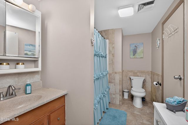28 Thimbleberry Road, Malta, NY 12020