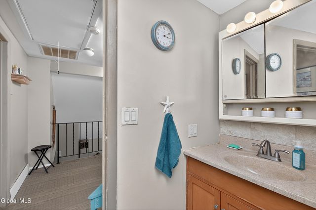 28 Thimbleberry Road, Malta, NY 12020