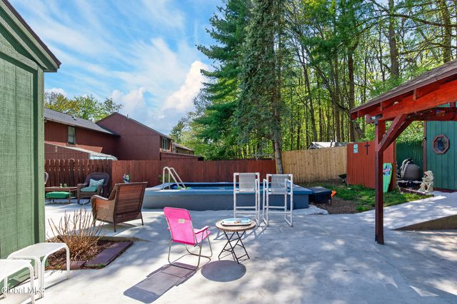 28 Thimbleberry Road, Malta, NY 12020